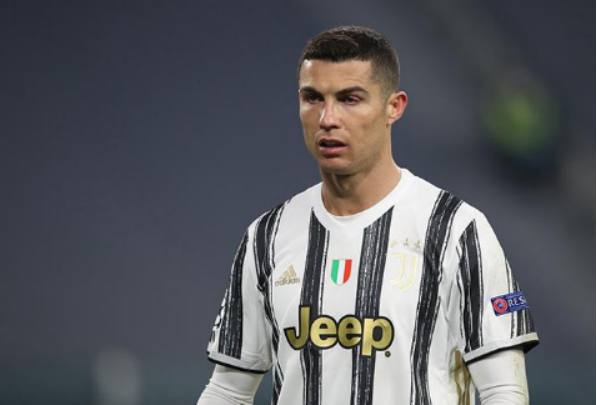  尤文图斯防线失误频出，迪巴拉染红遭逆转  