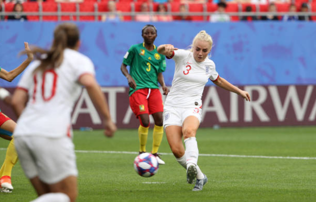  拜仁主帅战术调整，变阵三中卫斩获大胜  